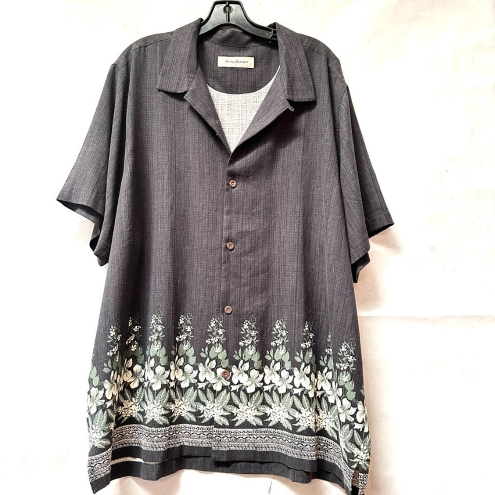 Tommy Bahama 2xl XXL Silk Hawaiian Shirt Gray White Frangipani Floral EUC Aloha